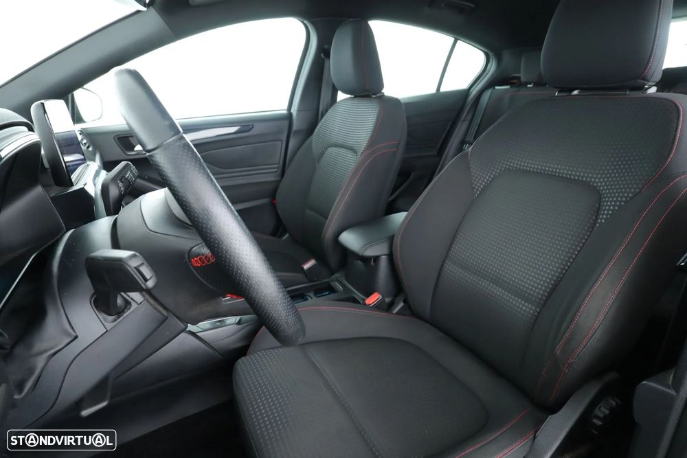 Ford Focus 1.0 EcoBoost MHEV ST-Line - 9