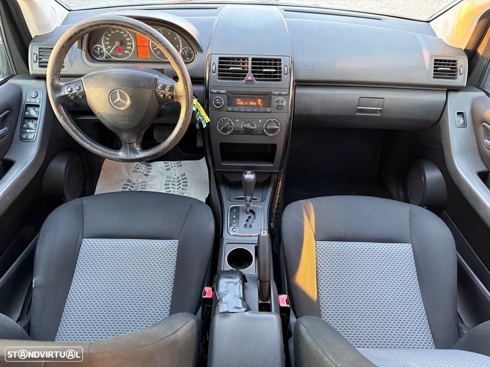 Mercedes-Benz A 150 Elegance Automatic - 10