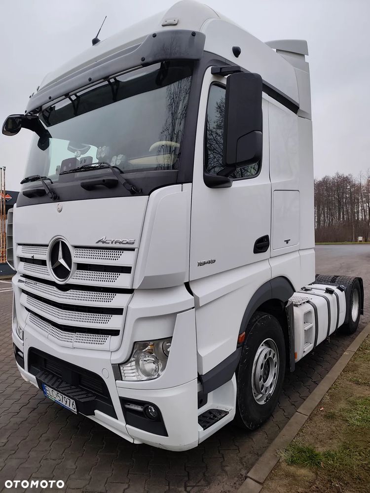 Mercedes-Benz Stream Space Standard - 2