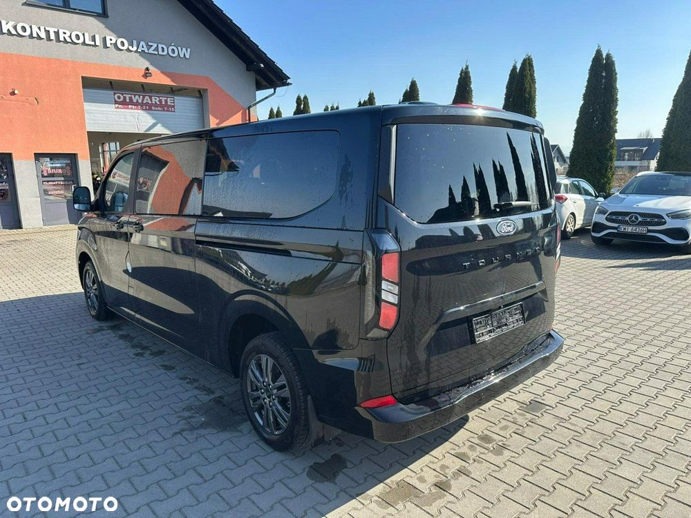 Ford Tourneo Custom - 4