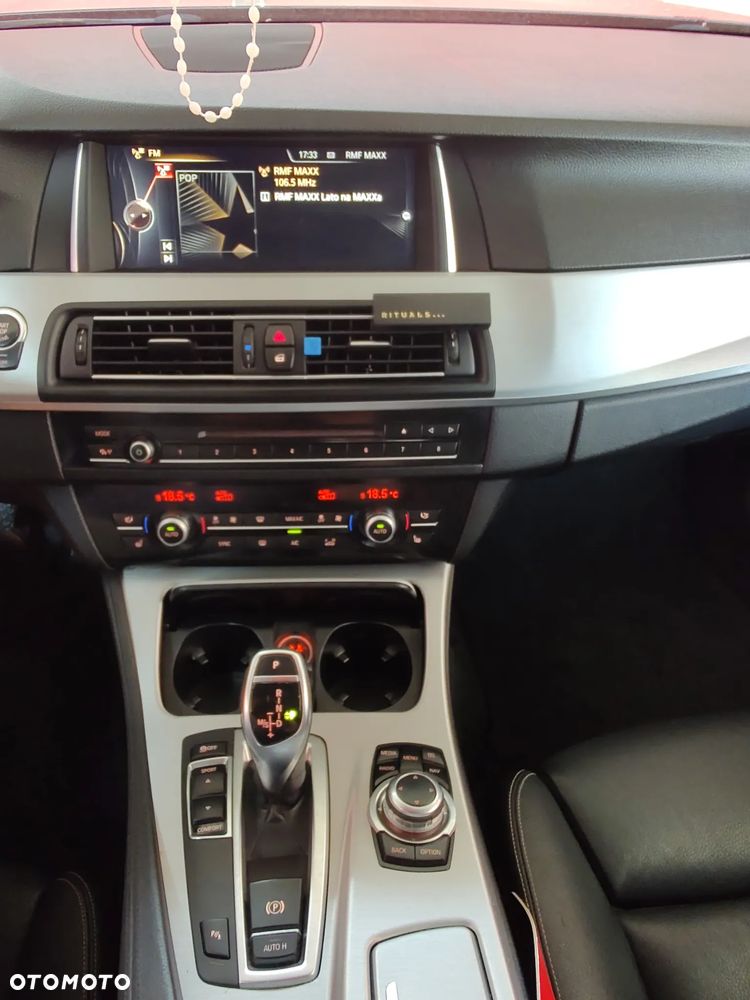 BMW Seria 5 535d Sport-Aut Modern Line - 23