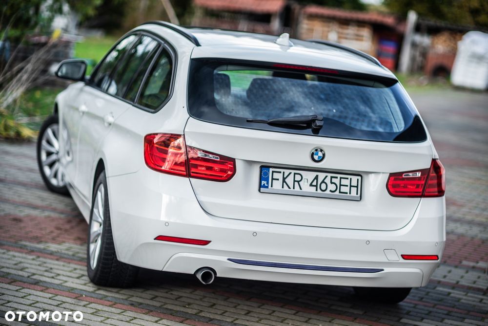 BMW Seria 3 318d Sport Line - 31