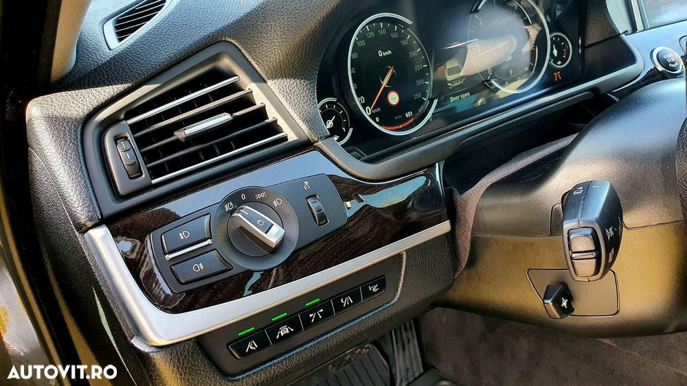 BMW Seria 5 530d Aut. Luxury Line - 8