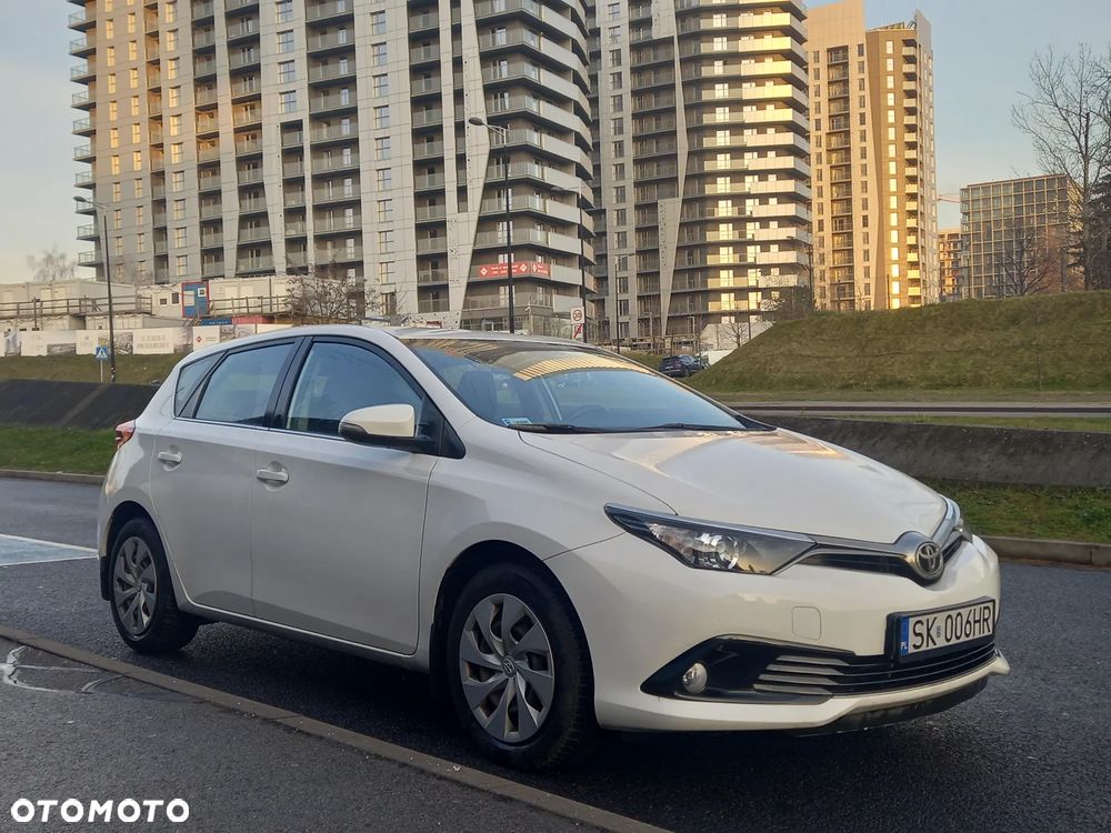 Toyota Auris 1.6 Premium Comfort - 3