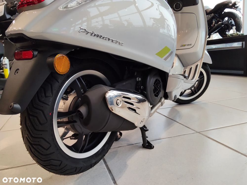 Vespa Primavera - 14