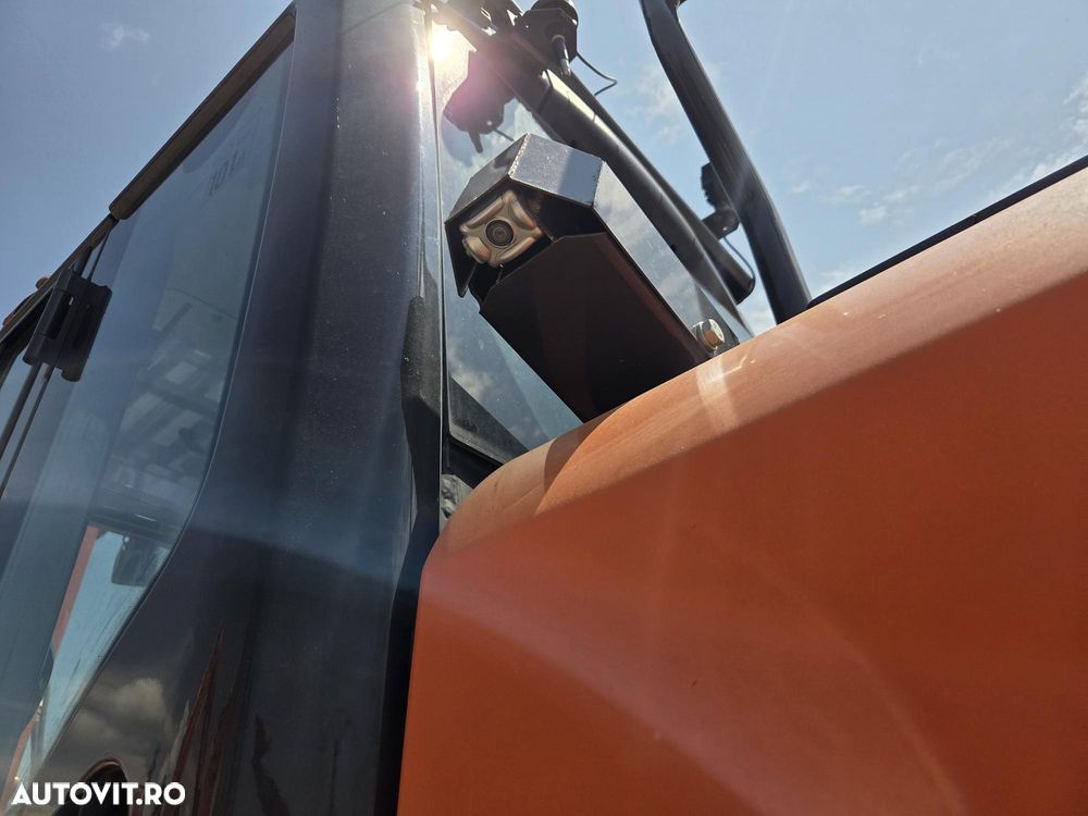 Hitachi ZX210LC-6, 23 tone, cupa NOUA 1,3mc, 2018, 7.784h, CUPLA rapida OIL QUICK, cupa ingusta, inst picon si rotire pe brate, 3 camere, lant 90% ok, consum mediu 9l/h, FULL OPTION, STARE FOARTE BUNA, posibilitate leasing 3 ani-PROMOTIE 83.900 EUR+Tva - 24