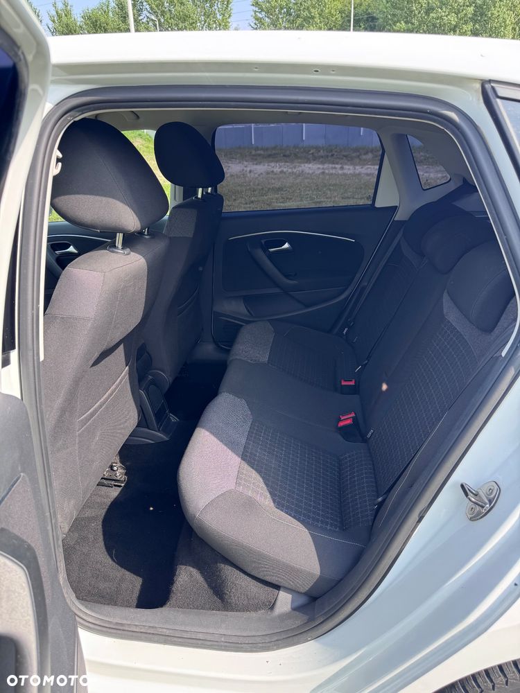 Volkswagen Polo 1.4 TDI Blue Motion Technology Lounge - 17