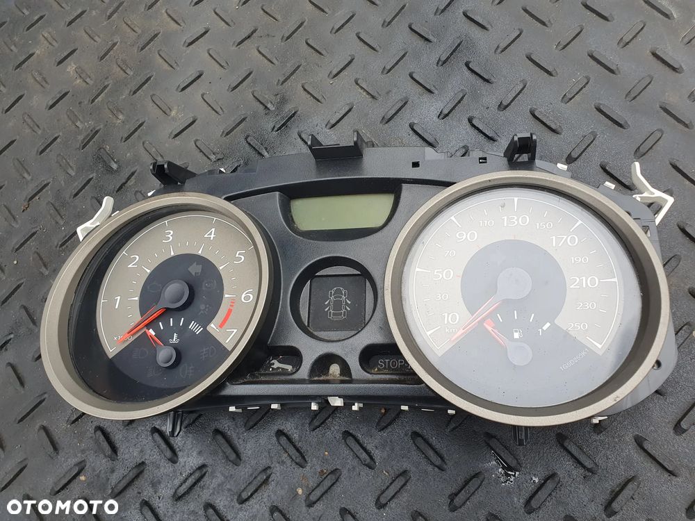 RENAULT Megane 2 II 03-09 LICZNIK ZEGARY OBROTOMIERZ OE 8200408781 - 1