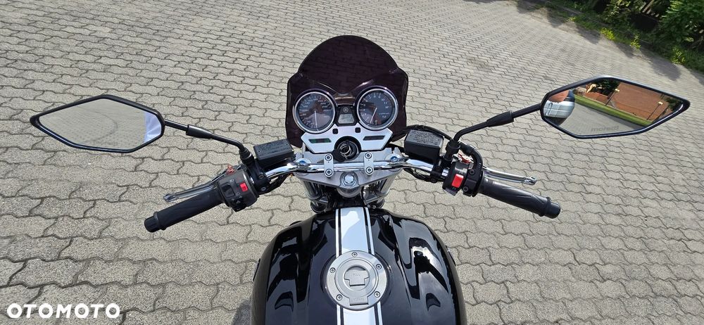 Yamaha XJR - 4