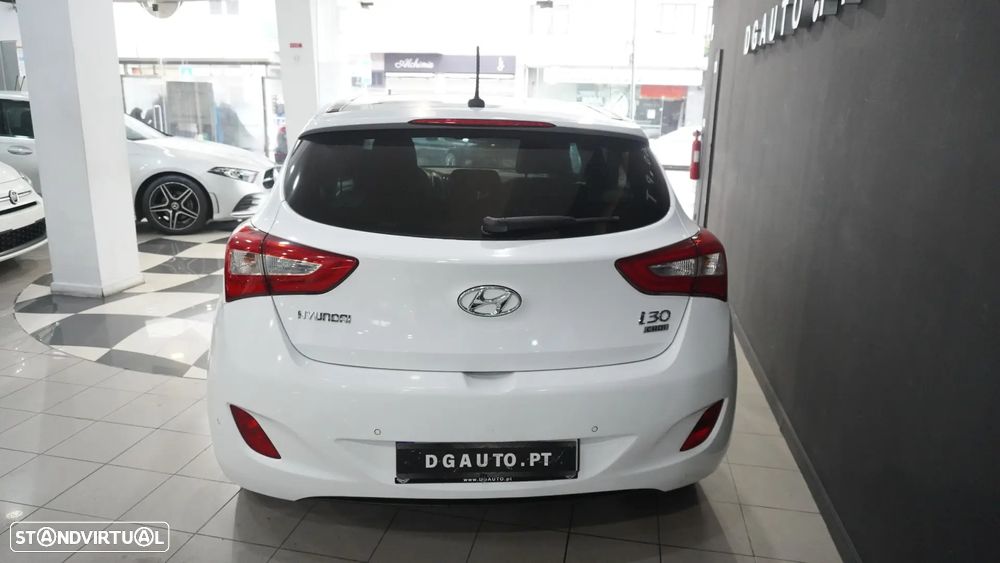 Hyundai i30 1.6 CRDI Blue Comfort AC Auto+J17 - 7