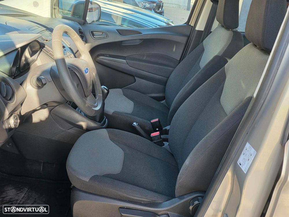 Ford Tourneo Courier 1.5 TDCi Ambiente - 10