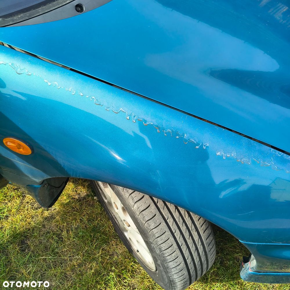 Mazda MX-3 - 11