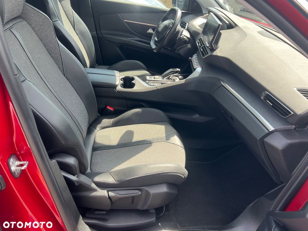 Peugeot 3008 1.2 PureTech Allure S&S EAT8 - 26