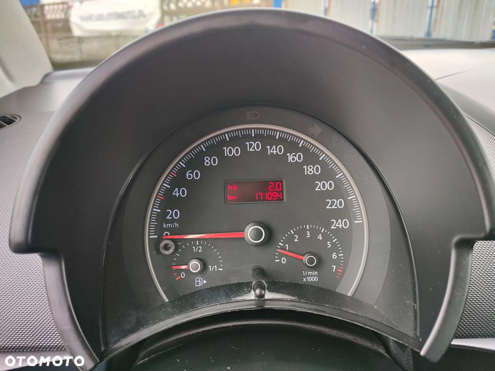 Volkswagen New Beetle - 19