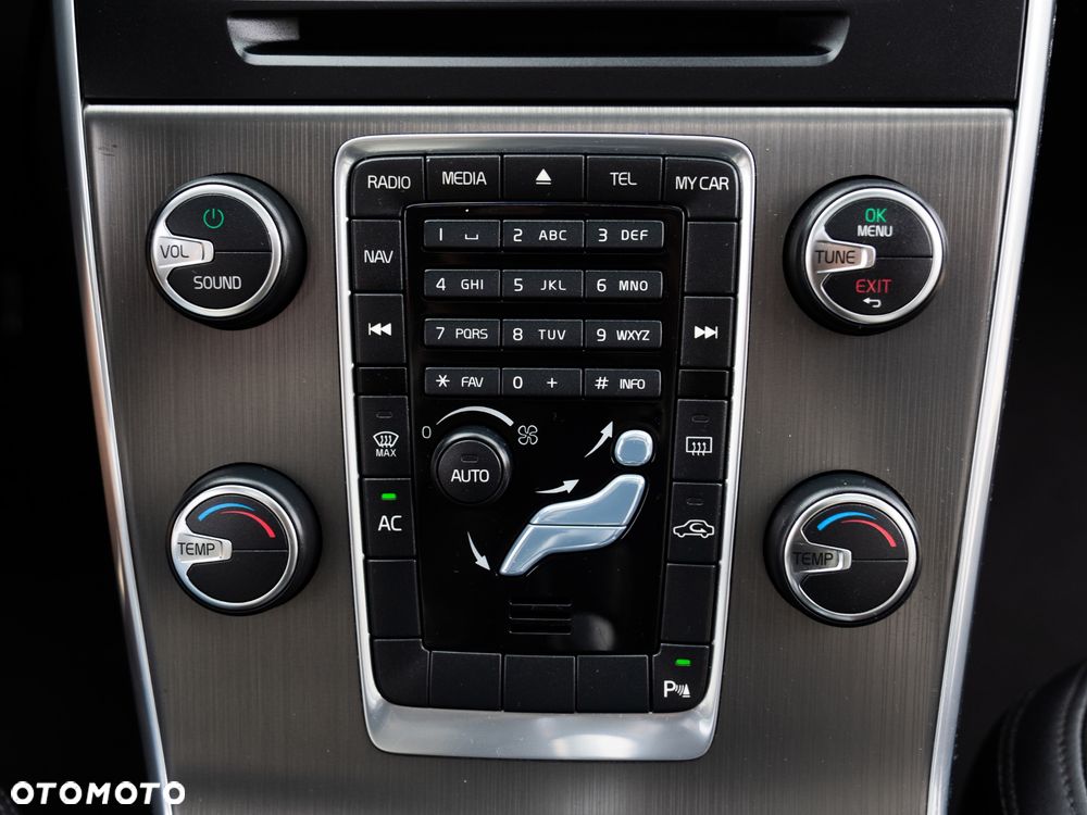 Volvo V60 D4 Business Edition - 36