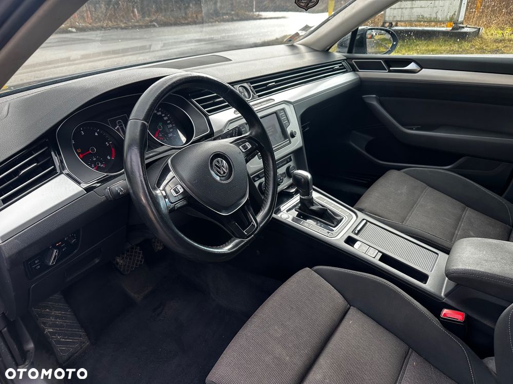 Volkswagen Passat - 9