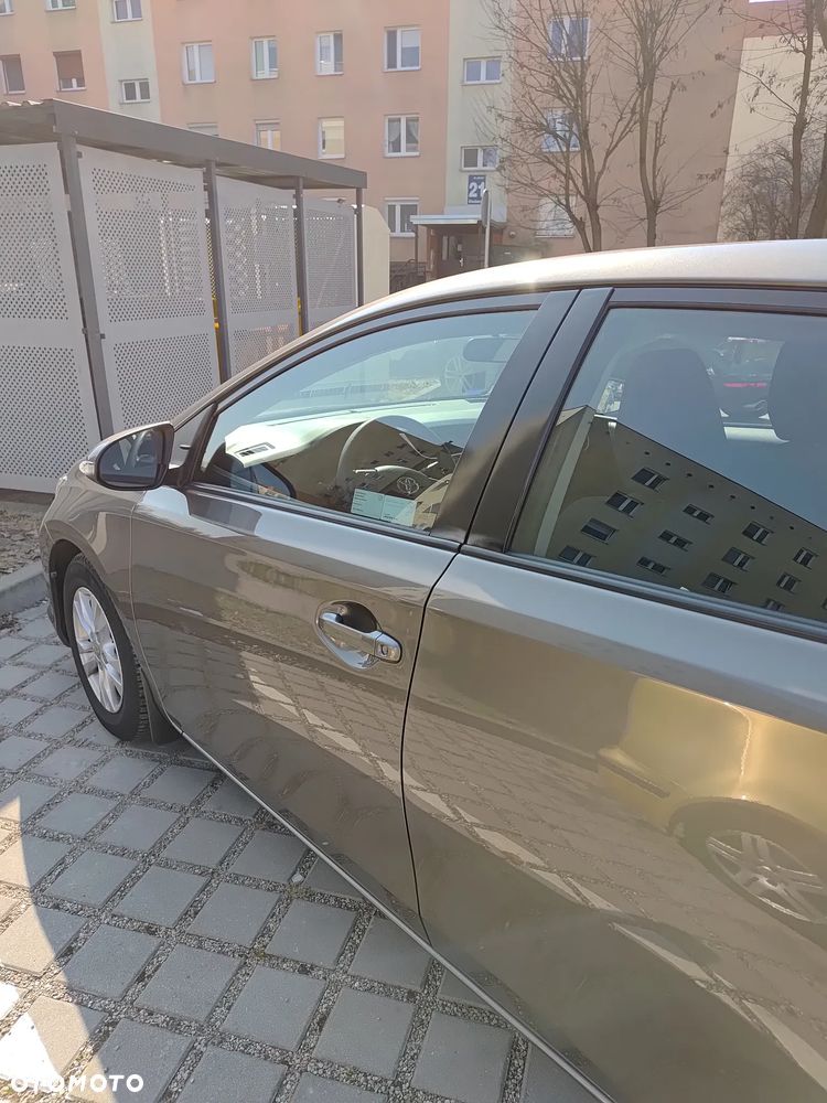 Toyota Auris 1.33 VVT-i Active - 3