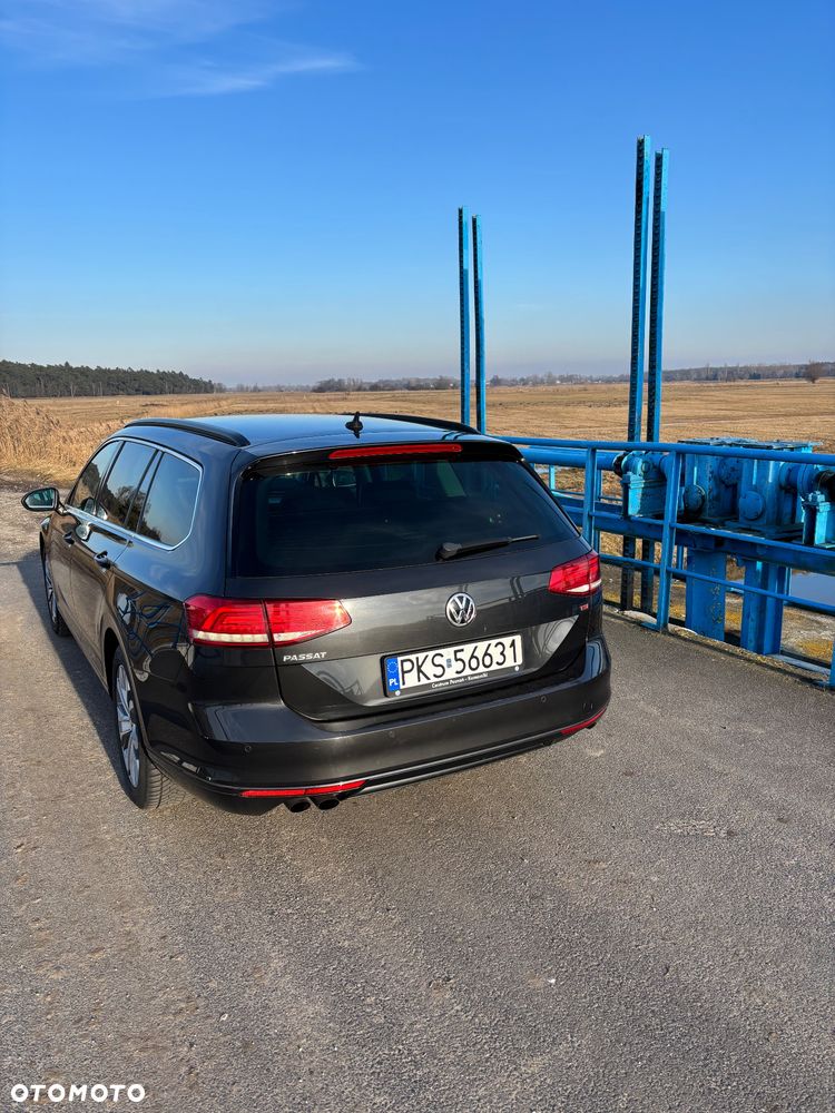 Volkswagen Passat - 12