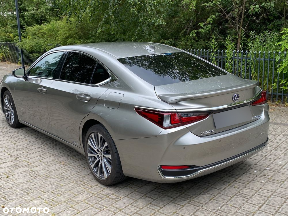Lexus ES 300h Business Edition - 7