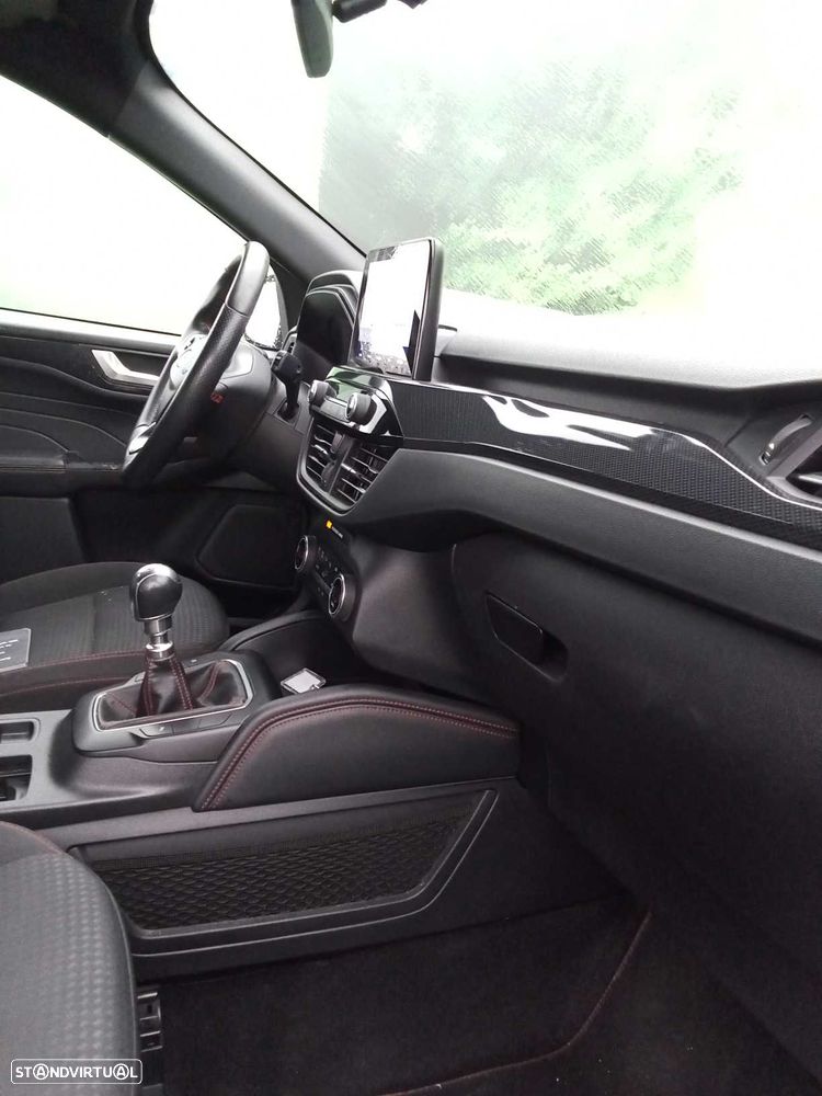 Ford Kuga 1.5 EcoBoost ST-Line - 11