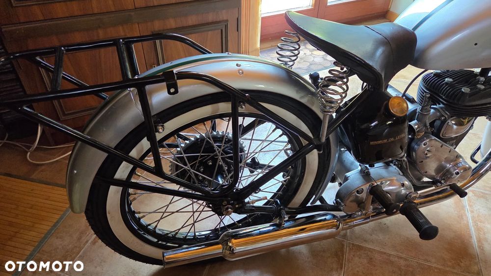 Triumph Inny - 10