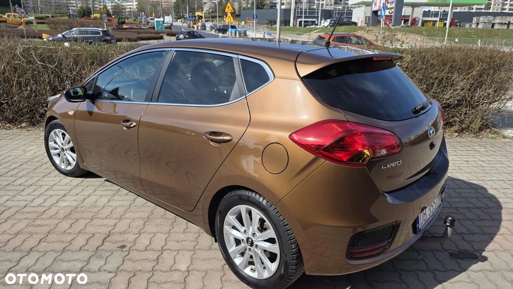 Kia Ceed 1.0 T-GDI ISG Dream-Team Edition - 23