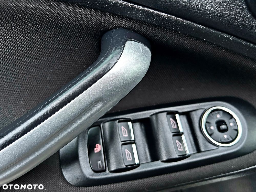 Ford S-Max 2.0 TDCi DPF Titanium - 27