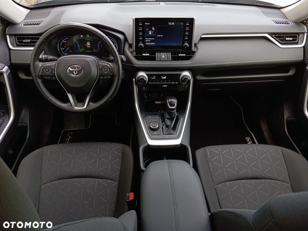 Toyota RAV4 - 6