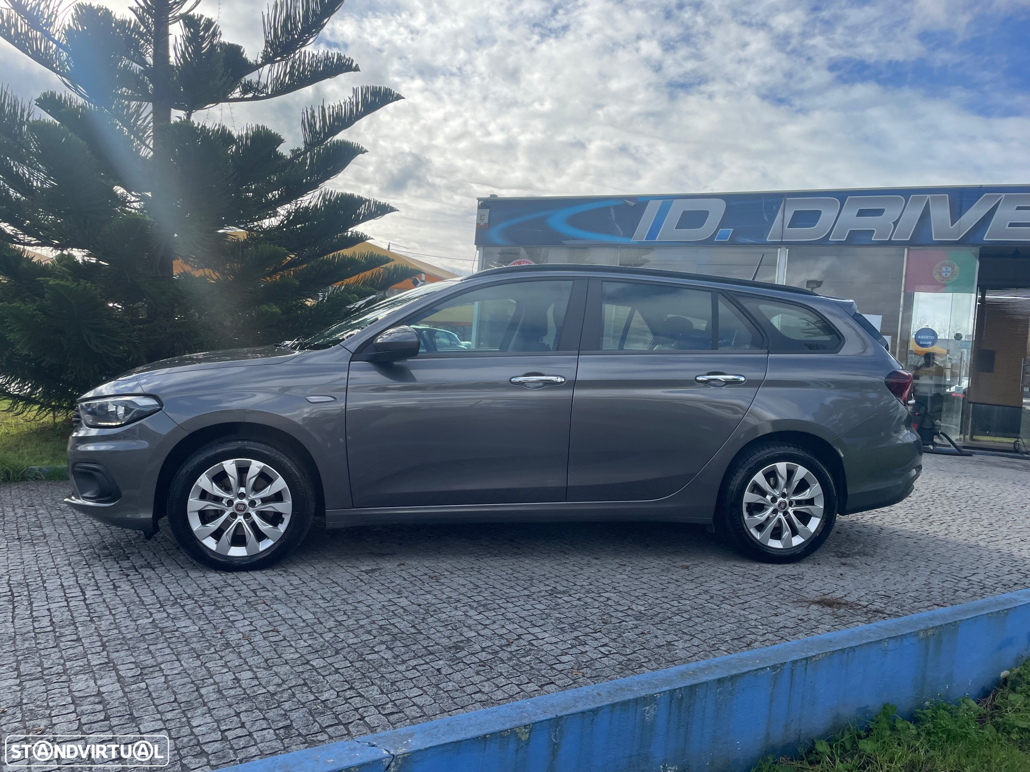 Fiat Tipo Station Wagon 1.3 M-Jet Lounge - 11