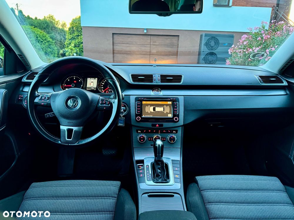 Volkswagen Passat 2.0 TDI Comfortline DSG - 14