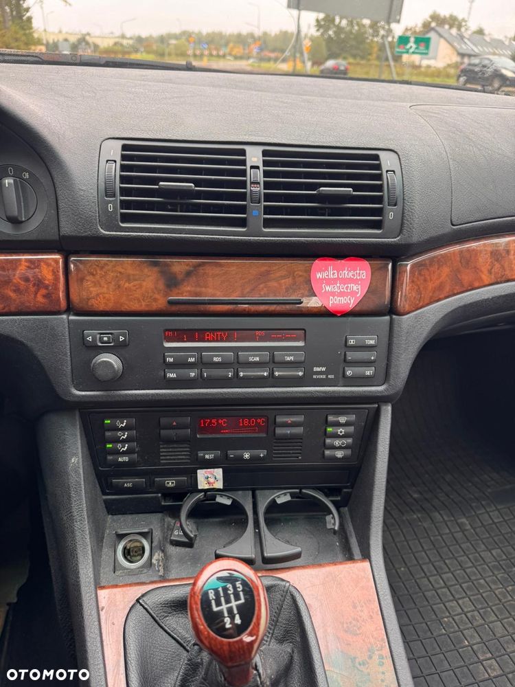 BMW Seria 5 520i - 11