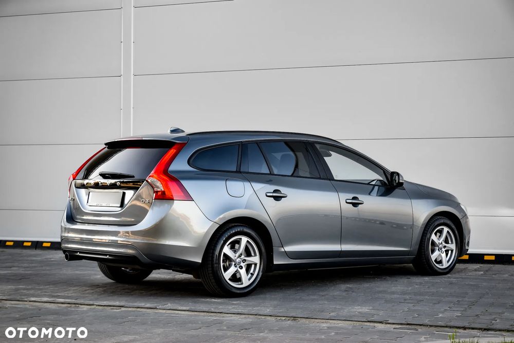 Volvo V60 D3 Drive-E Momentum - 14
