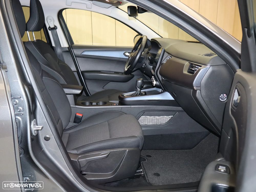 Renault Arkana 1.6 E-Tech Full Hybrid Evolution - 17