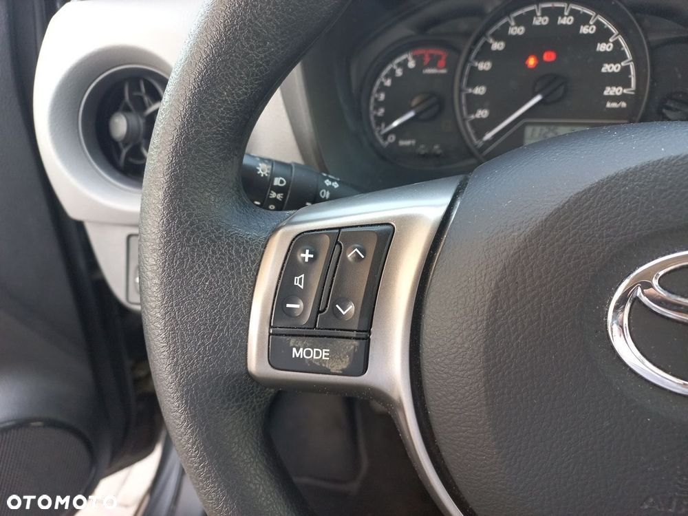 Toyota Yaris - 17