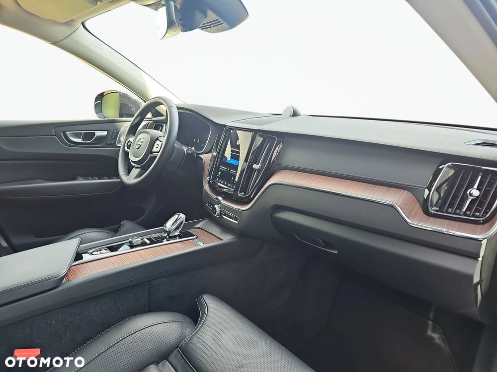 Volvo XC 60 B5 D AWD Ultimate Bright - 6