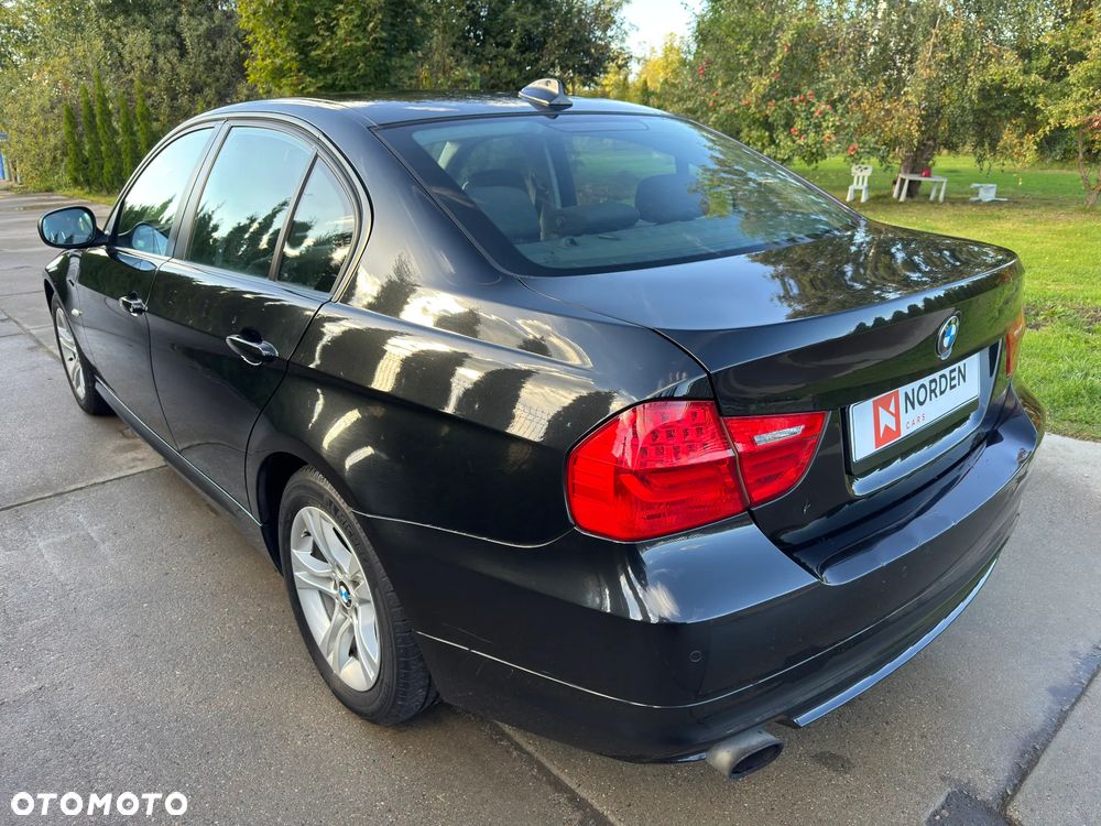BMW Seria 3 320i Edition Sport - 3