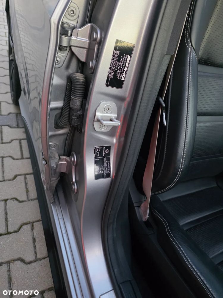 Mercedes-Benz Klasa E 63 AMG S 4-Matic - 21