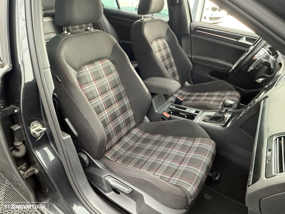 VW Golf 2.0 TSi GTi DSG - 19