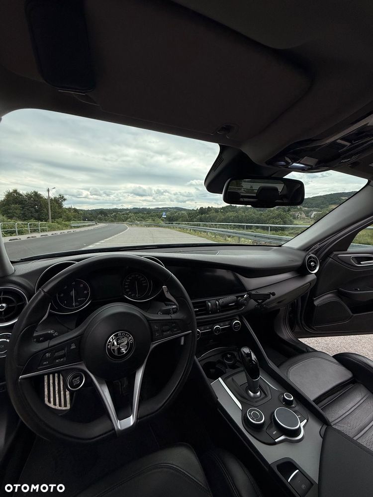 Alfa Romeo Giulia 2.2 AT8-Q4 Veloce Ti - 16