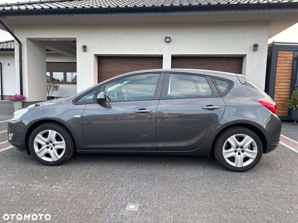 Opel Astra 1.4 T Cosmo - 14