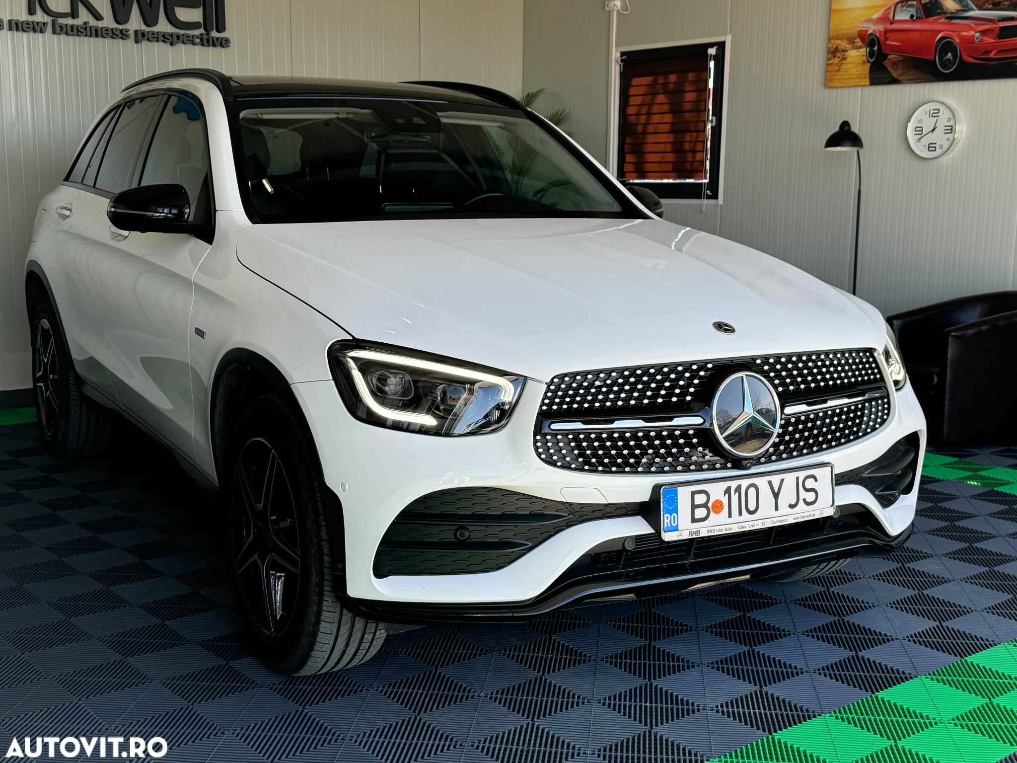 Mercedes-Benz GLC 300 e 4MATIC - 4
