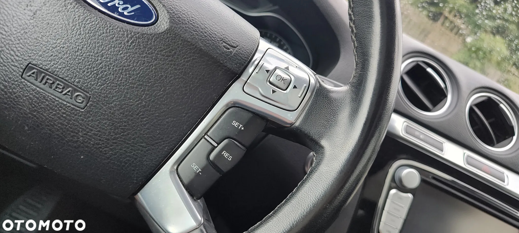 Ford Galaxy 2.0 TDCi DPF Ghia - 24