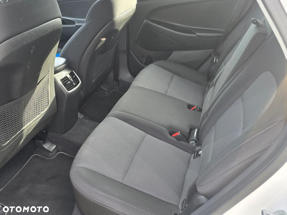 Hyundai Tucson 1.6 GDI BlueDrive Style 2WD - 11