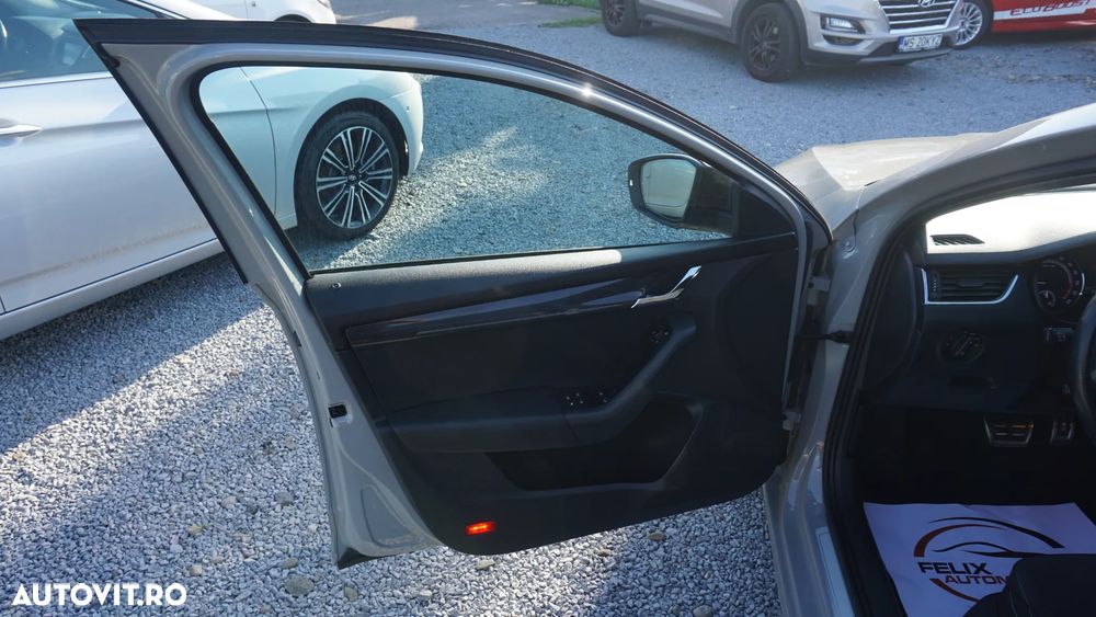 Skoda Octavia 2.0 TDI DSG RS - 6