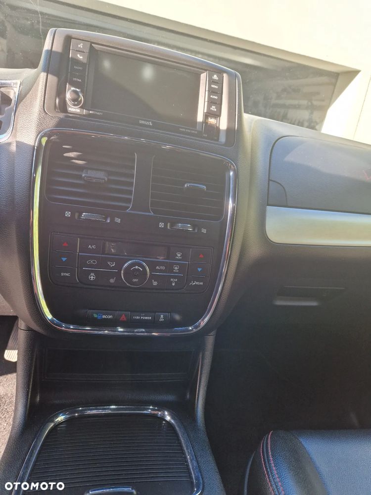 Dodge Grand Caravan 3.6 R/T - 8