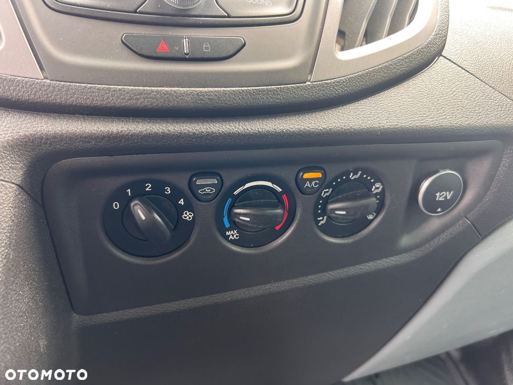 Ford Transit - 24