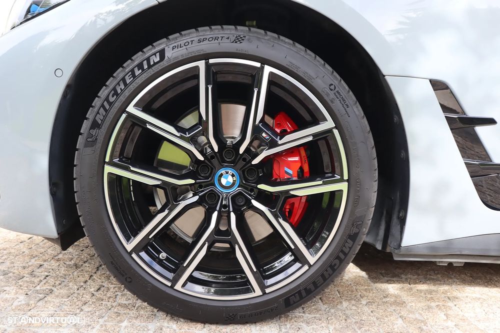 BMW i4 eDrive40 Pack Desportivo M Pro - 10
