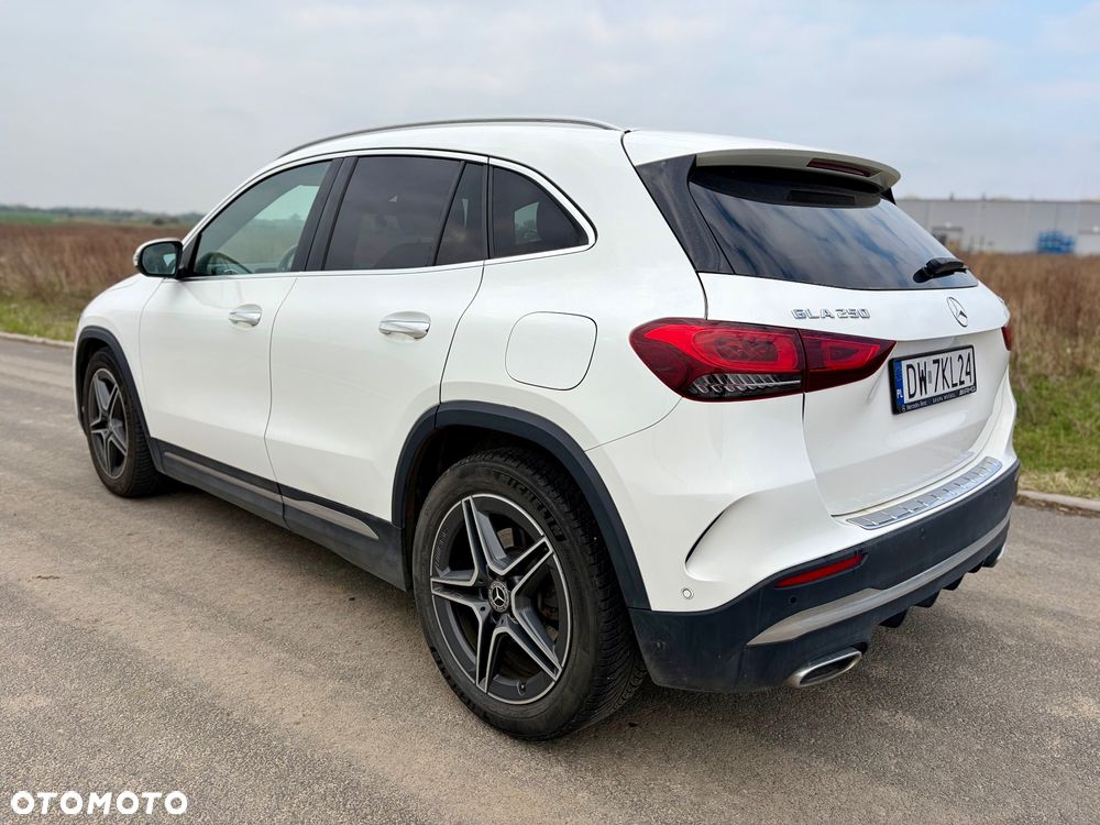 Mercedes-Benz GLA 250 4-Matic AMG Line - 3