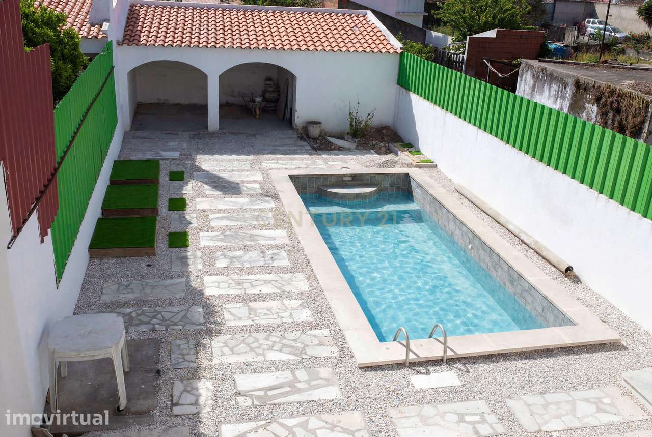 Moradia T5 com piscina e áreas generosas em Benfica do Ribatejo - Grande imagem: 3/52