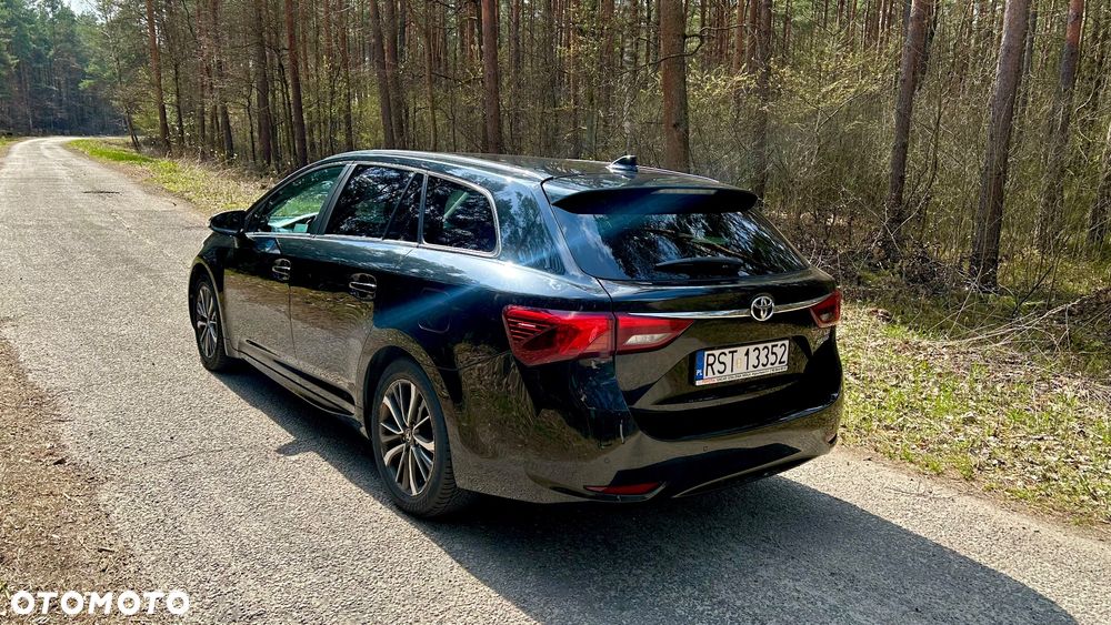 Toyota Avensis 2.0 Premium MS - 1